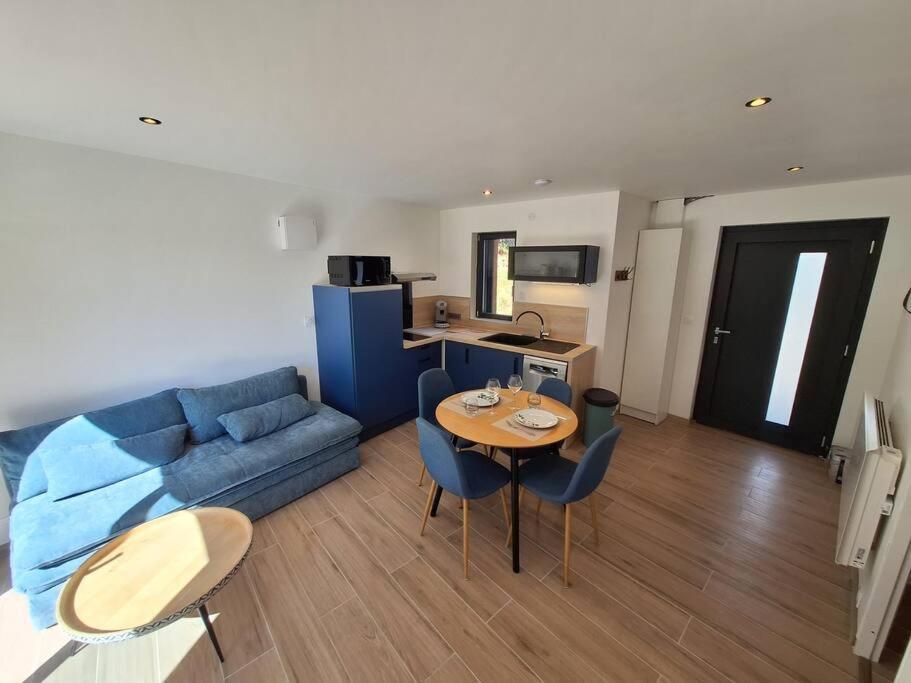 Logement Neuf A 2 Pas Du Lac La Bridoire Exterior photo