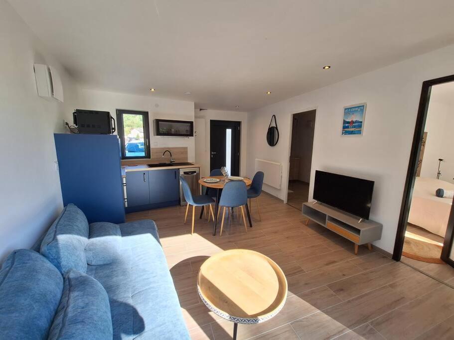 Logement Neuf A 2 Pas Du Lac La Bridoire Exterior photo
