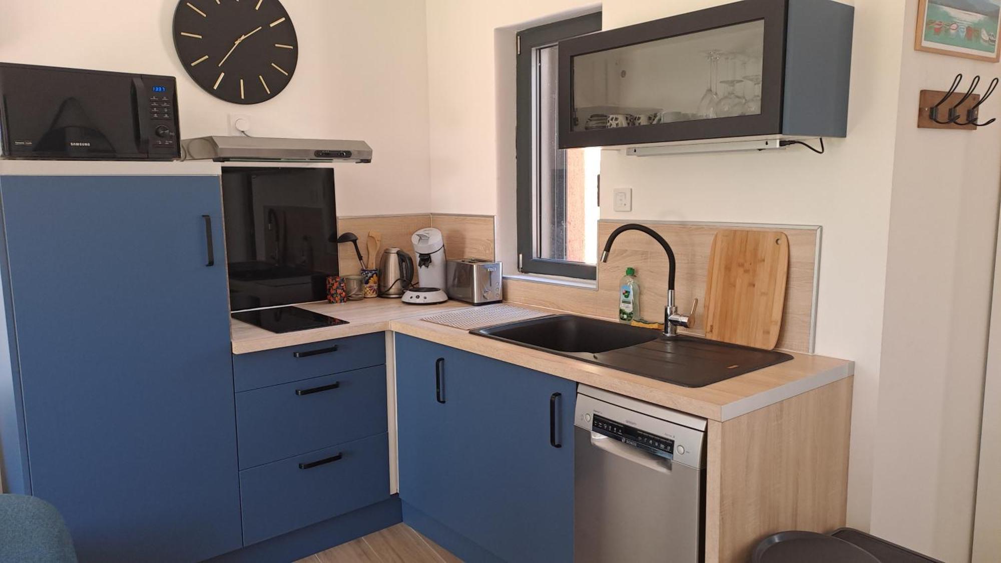 Logement Neuf A 2 Pas Du Lac La Bridoire Exterior photo