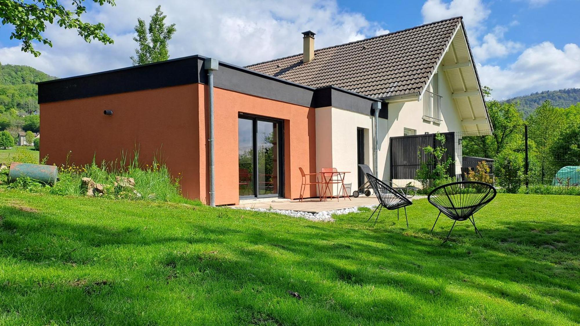 Logement Neuf A 2 Pas Du Lac La Bridoire Exterior photo